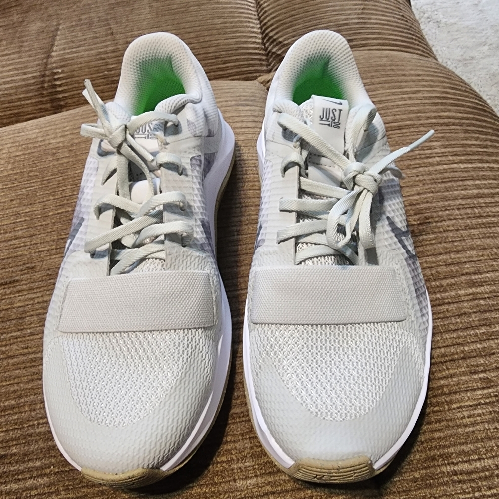 Women's Nike sneakers